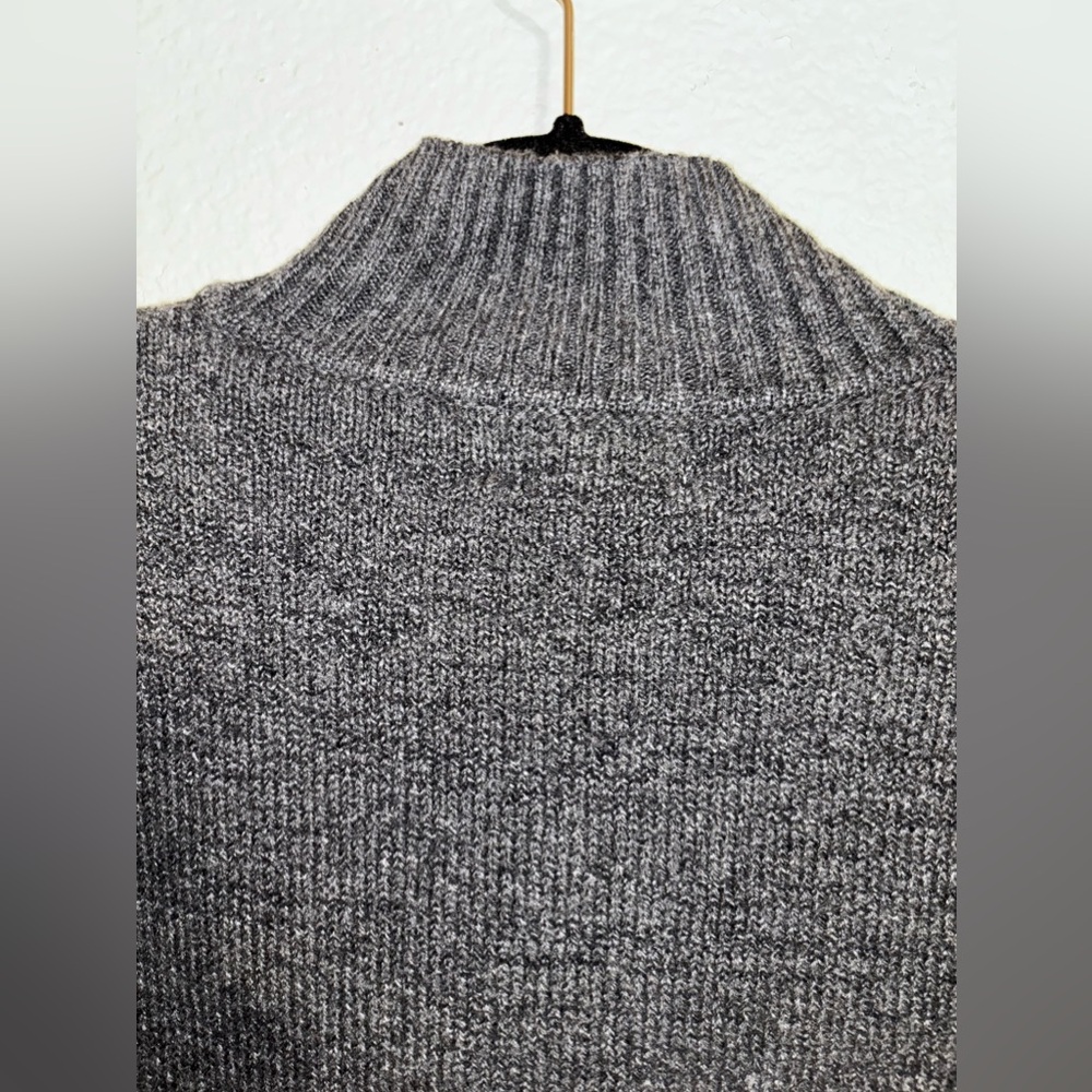 Gently use women’s long sleeve zipper collar X small - Picture 6 of 7